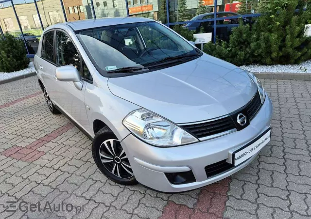 NISSAN Tiida 
