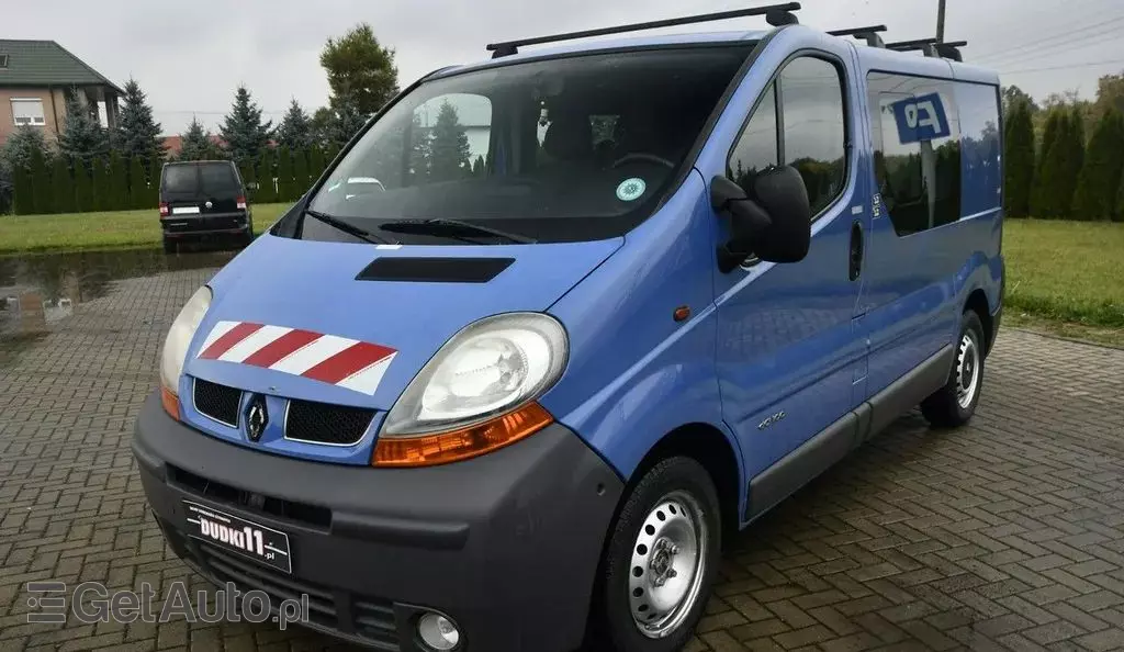 RENAULT Trafic 