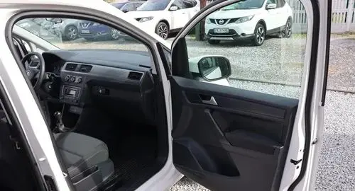 VOLKSWAGEN Caddy California 