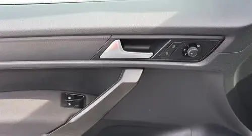 VOLKSWAGEN Caddy California 