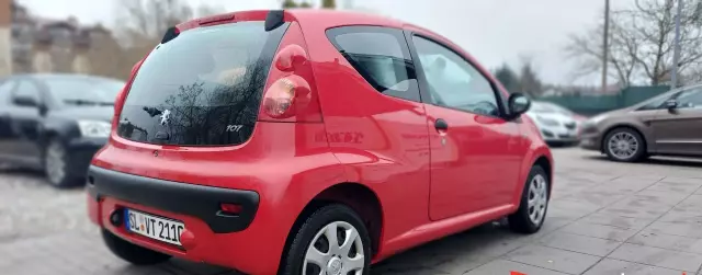 PEUGEOT 107 1.0i (68 KM)