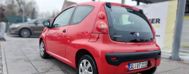 PEUGEOT 107 1.0i (68 KM)