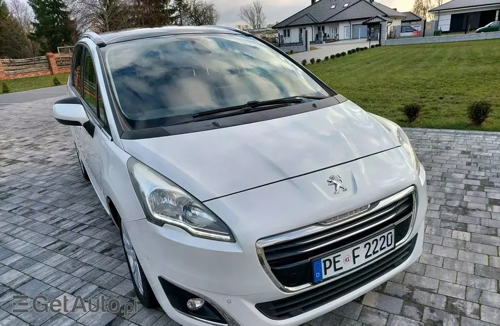 PEUGEOT 5008 2.0 BlueHDi Allure
