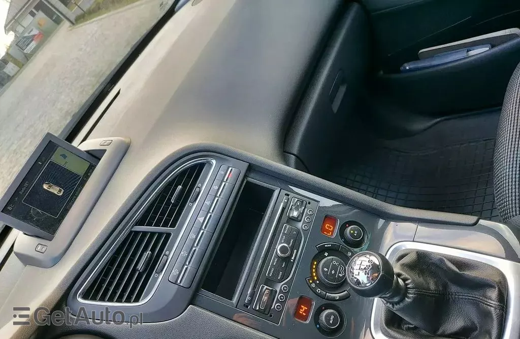 PEUGEOT 5008 2.0 BlueHDi Allure