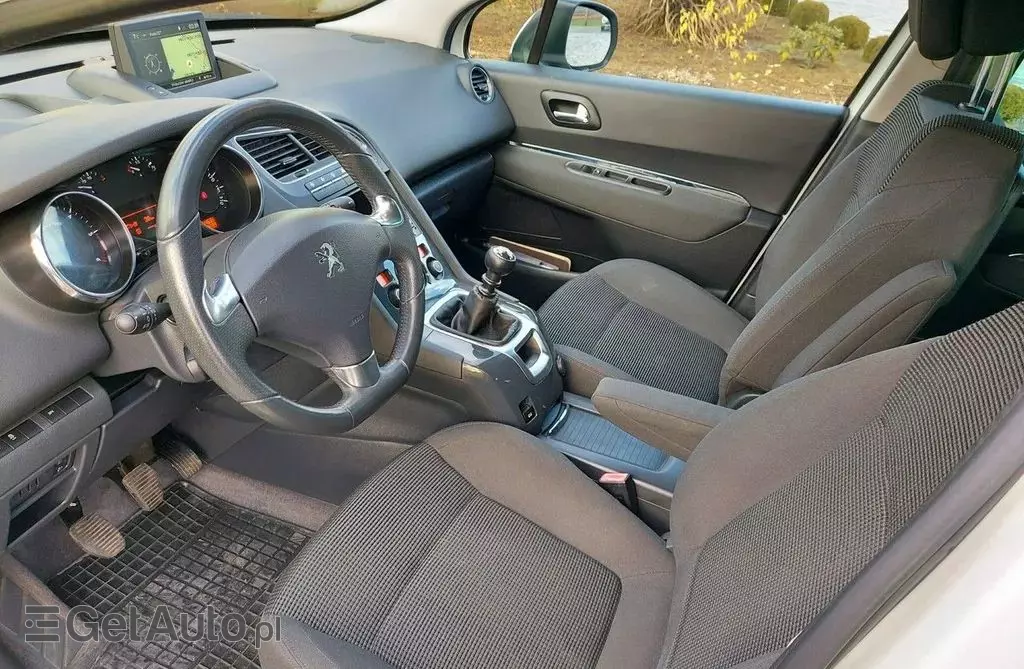 PEUGEOT 5008 2.0 BlueHDi Allure