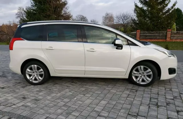 PEUGEOT 5008 2.0 BlueHDi Allure