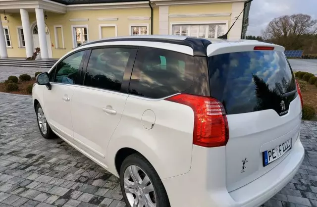 PEUGEOT 5008 2.0 BlueHDi Allure