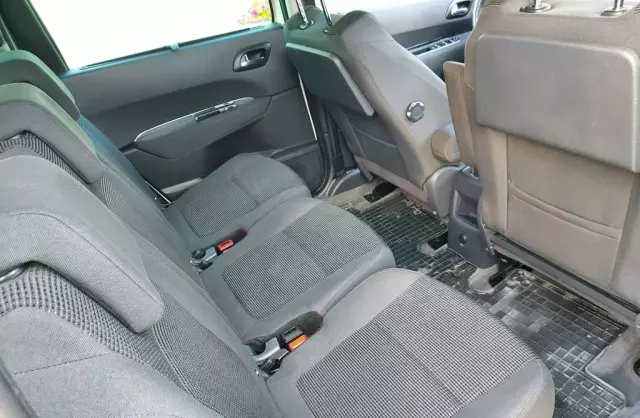 PEUGEOT 5008 2.0 BlueHDi Allure