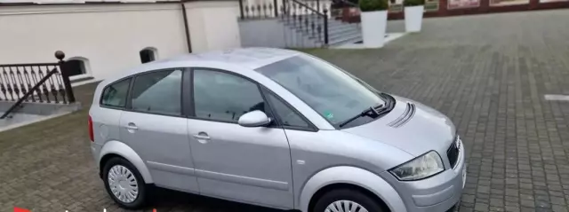 AUDI A2 