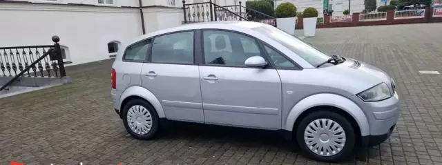 AUDI A2 