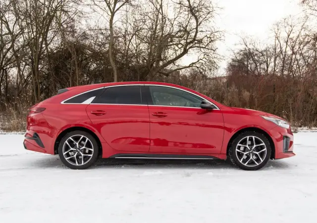 KIA ProCeed 1.6 CRDi DCT7 SCR GT LINE