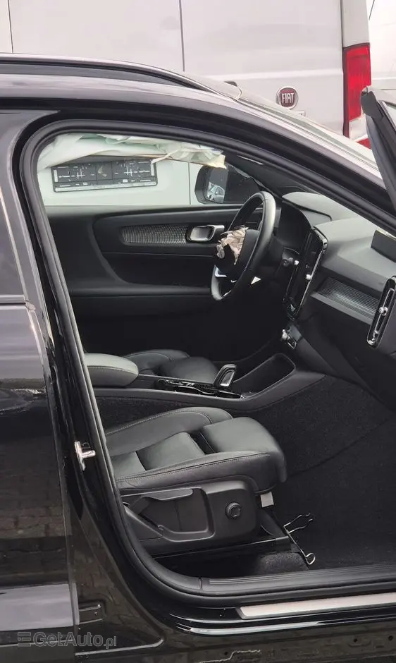 VOLVO XC 40 T4 Recharge DKG RDesign