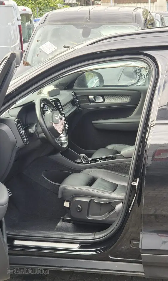 VOLVO XC 40 T4 Recharge DKG RDesign