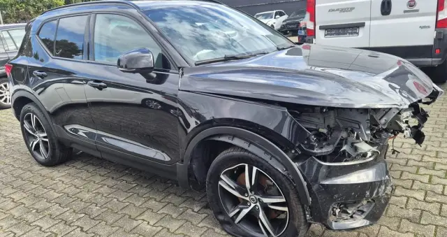 VOLVO XC 40 T4 Recharge DKG RDesign