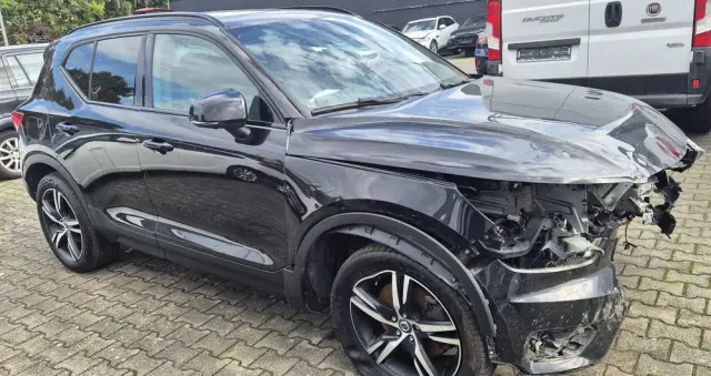 VOLVO XC 40 T4 Recharge DKG RDesign