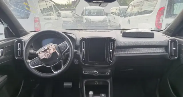 VOLVO XC 40 T4 Recharge DKG RDesign