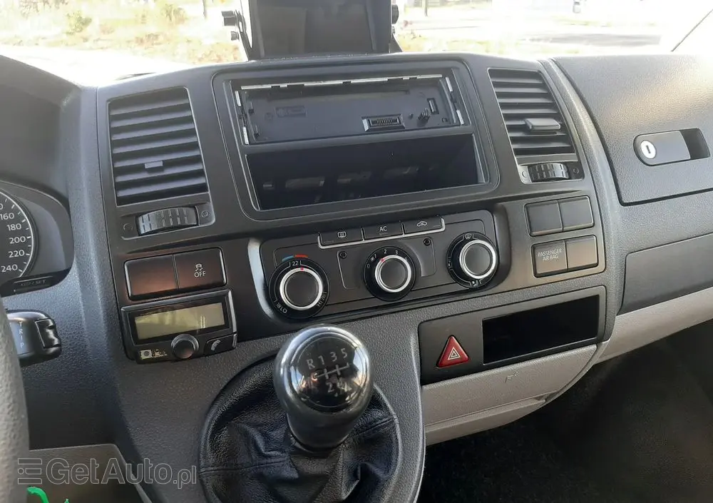 VOLKSWAGEN Transporter 