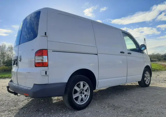 VOLKSWAGEN Transporter 