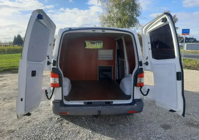 VOLKSWAGEN Transporter 