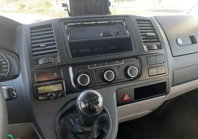 VOLKSWAGEN Transporter 