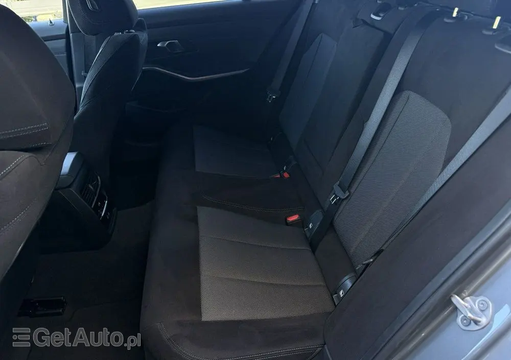 BMW Seria 3 330i xDrive M Sport