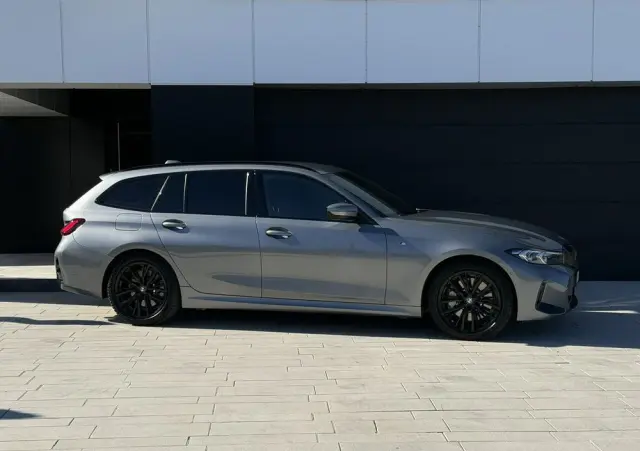 BMW Seria 3 330i xDrive M Sport