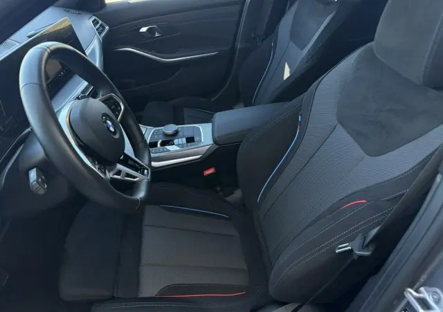 BMW Seria 3 330i xDrive M Sport