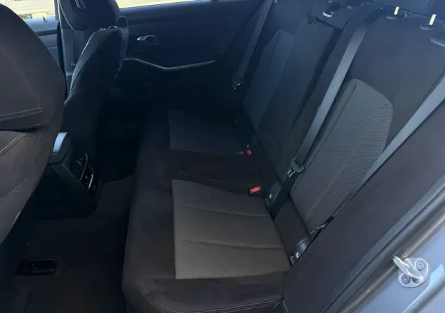 BMW Seria 3 330i xDrive M Sport