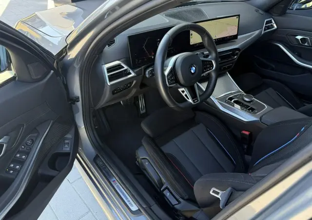 BMW Seria 3 330i xDrive M Sport
