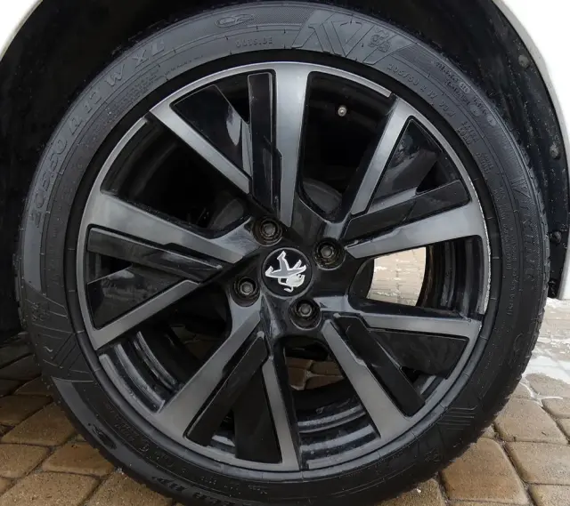 PEUGEOT 208 1.2 PureTech Like S&S