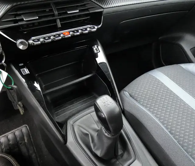 PEUGEOT 208 1.2 PureTech Like S&S