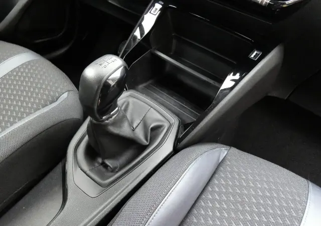 PEUGEOT 208 1.2 PureTech Like S&S