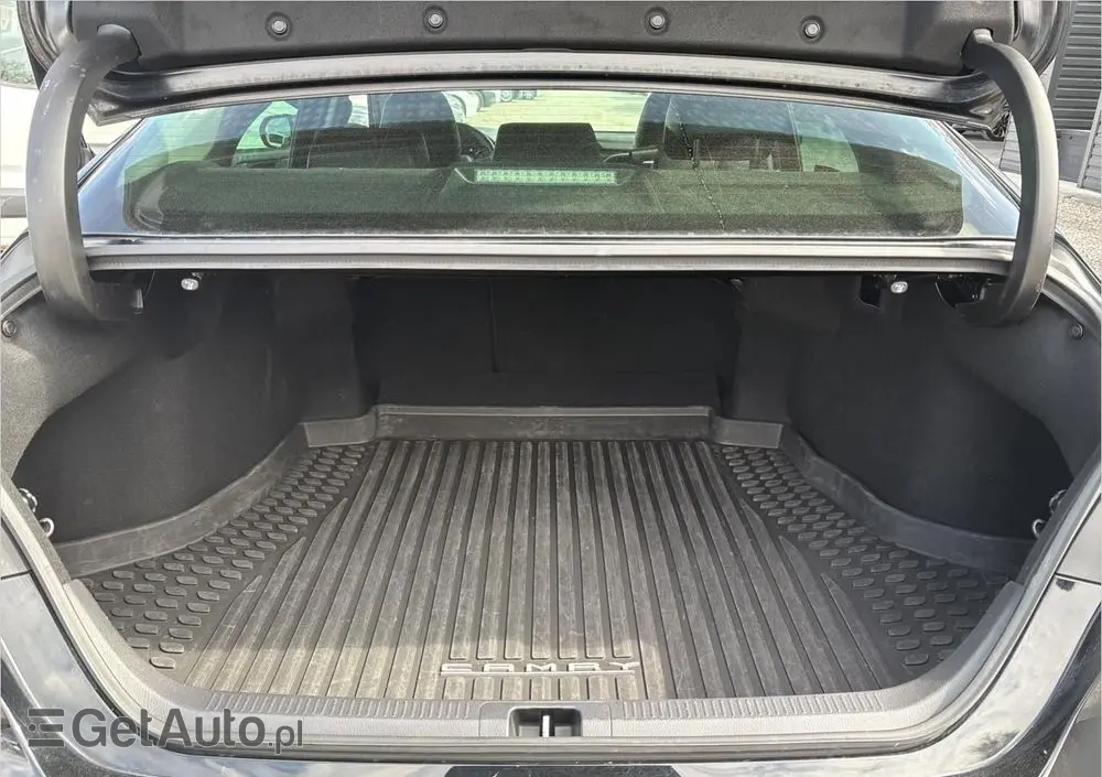 TOYOTA Camry 2.5 Hybrid Executive CVT