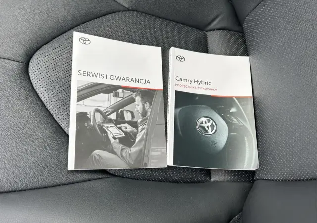 TOYOTA Camry 2.5 Hybrid Executive CVT