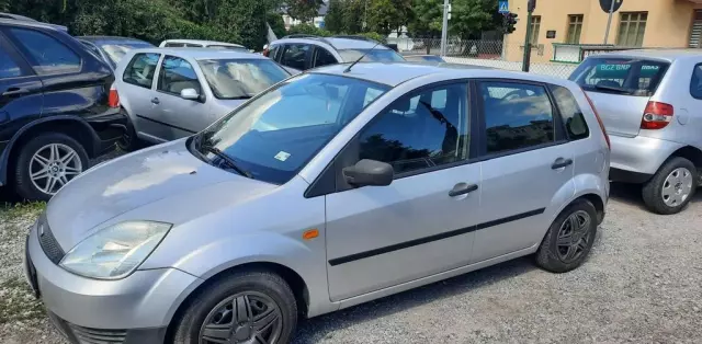 FORD Fiesta 1.25i 16V (75 KM)