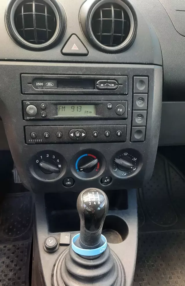 FORD Fiesta 1.25i 16V (75 KM)