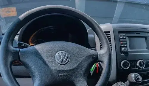 VOLKSWAGEN Crafter 