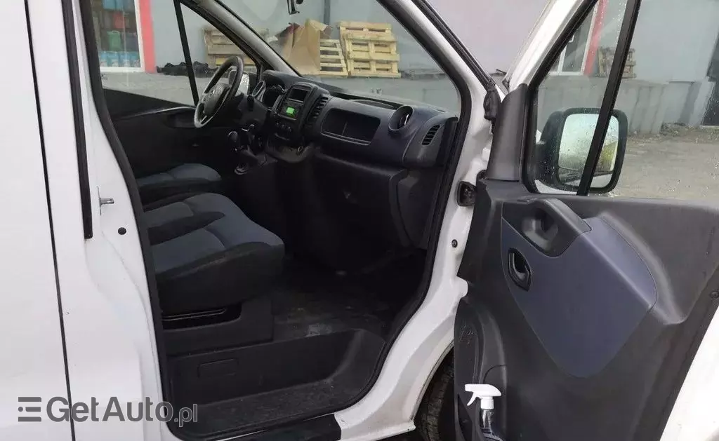 OPEL Vivaro 