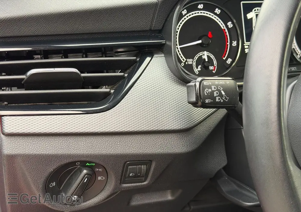 SKODA Kamiq 1.0 TSI Ambition