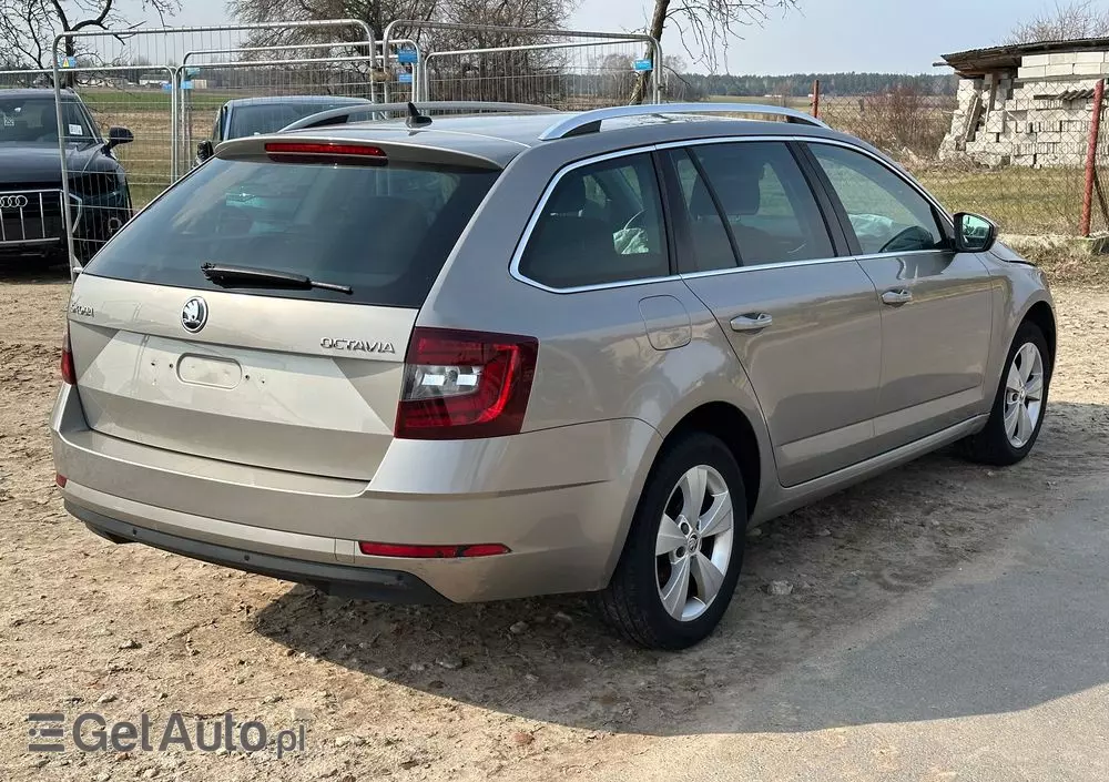 SKODA Octavia Combi 1.6 TDI Premium Edition