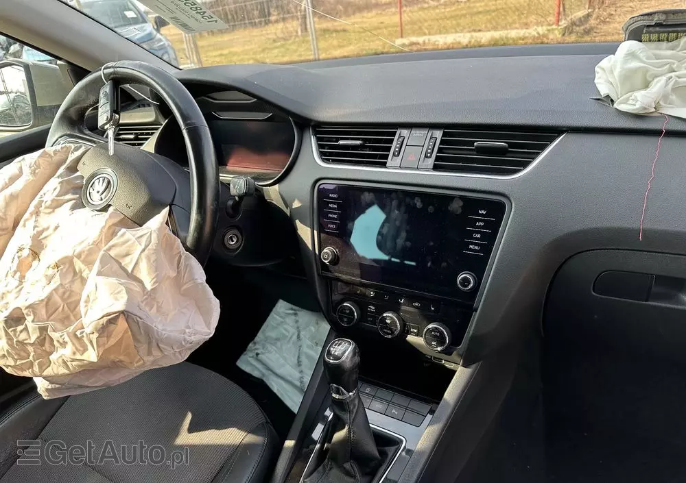 SKODA Octavia Combi 1.6 TDI Premium Edition