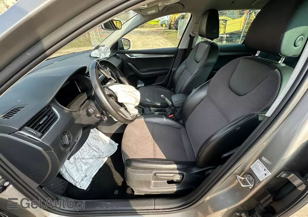 SKODA Octavia Combi 1.6 TDI Premium Edition