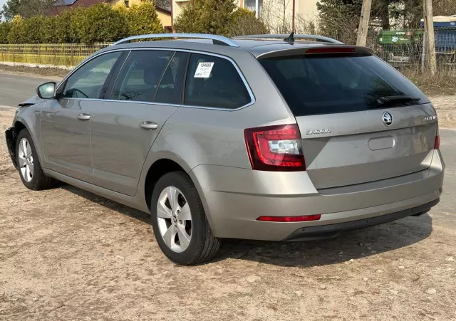 SKODA Octavia Combi 1.6 TDI Premium Edition