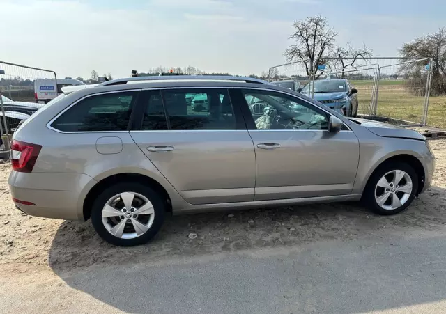SKODA Octavia Combi 1.6 TDI Premium Edition