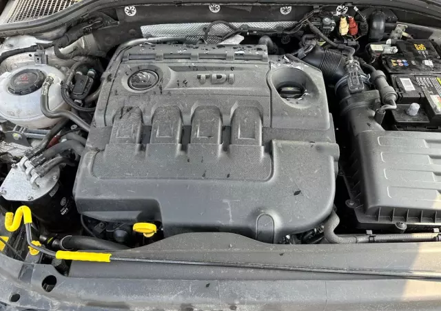 SKODA Octavia Combi 1.6 TDI Premium Edition