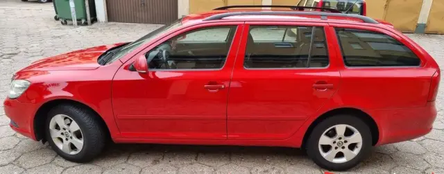 SKODA Octavia 
