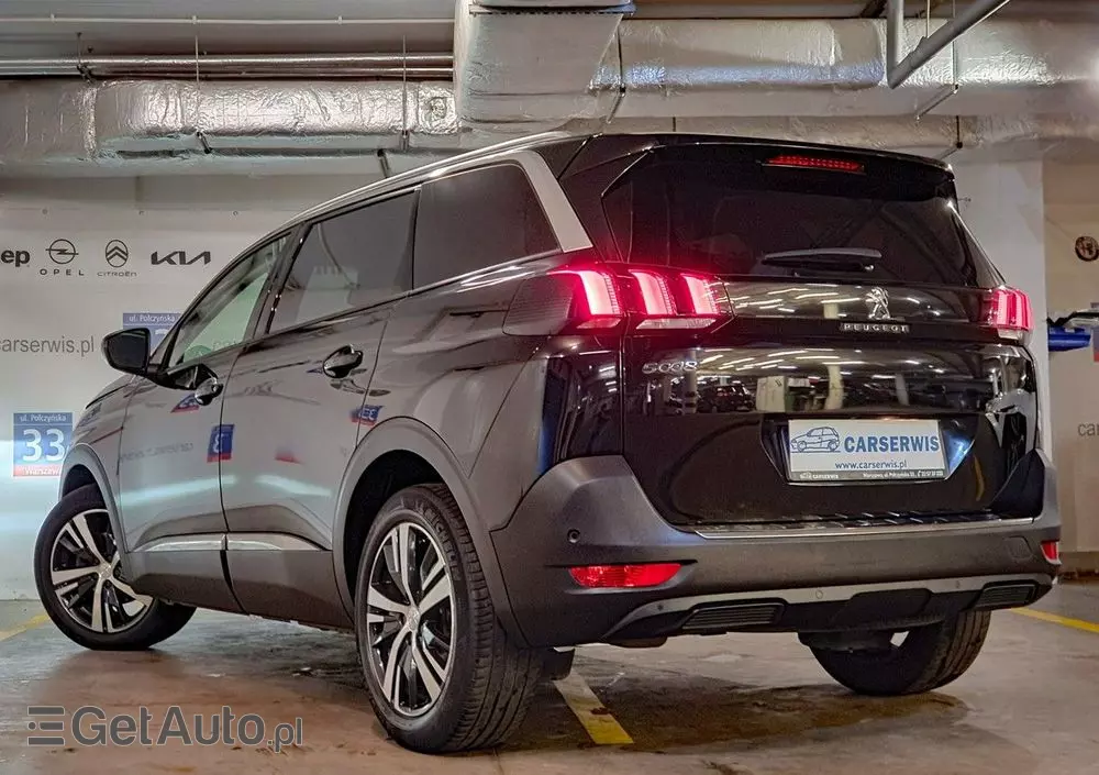 PEUGEOT 5008 
