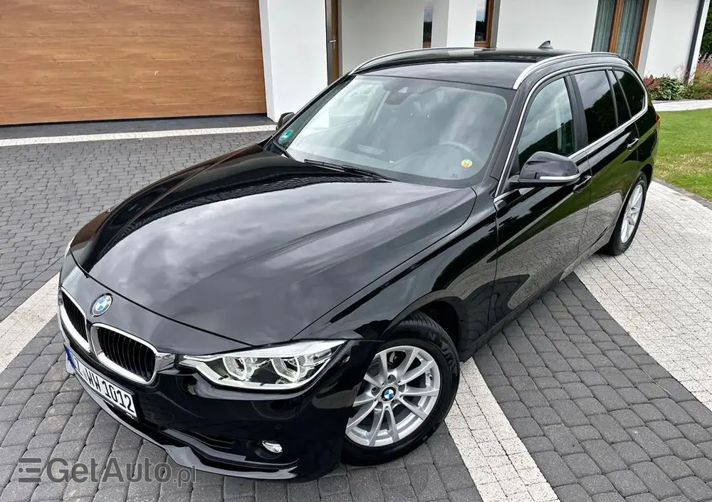 BMW Seria 3 318i Touring Advantage