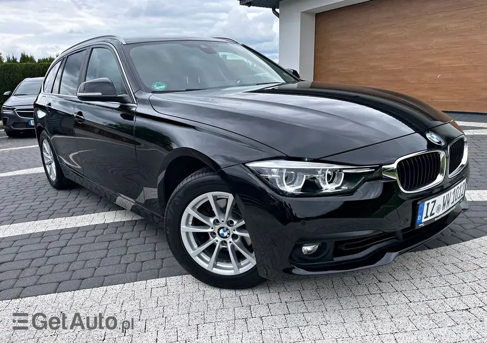 BMW Seria 3 318i Touring Advantage