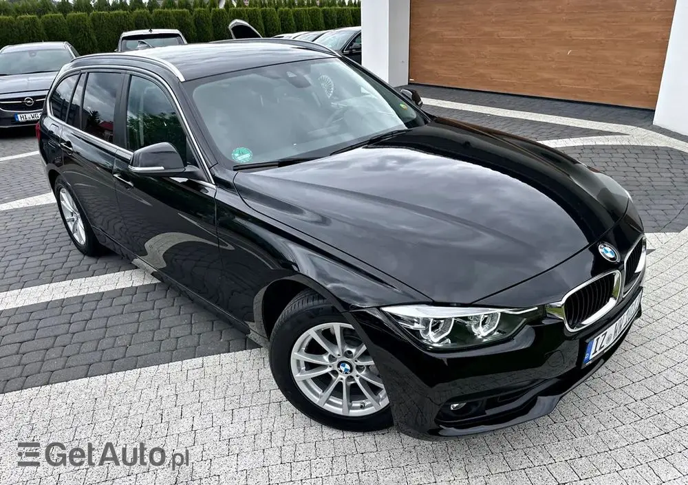 BMW Seria 3 318i Touring Advantage